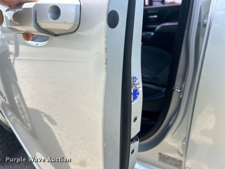 image for item DO6614 2017 GMC Sierra 2500HD Crew Cab pickup truck