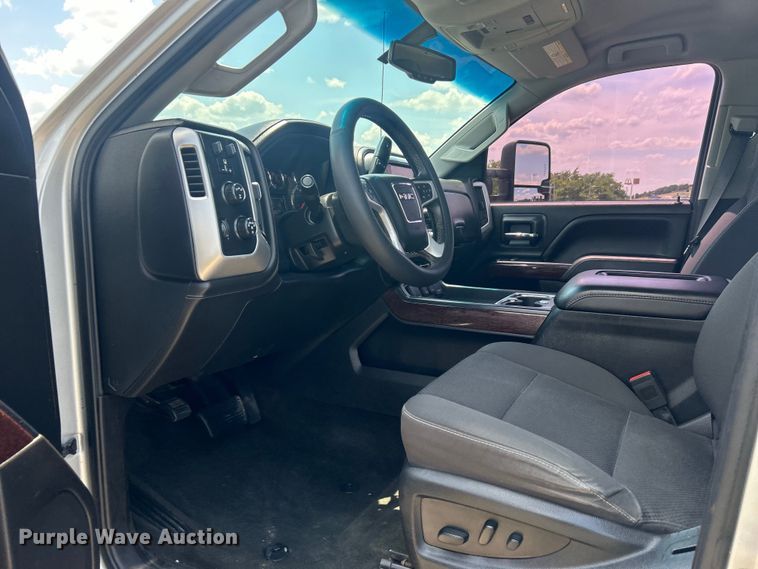 image for item DO6614 2017 GMC Sierra 2500HD Crew Cab pickup truck