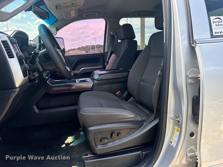 image for item DO6614 2017 GMC Sierra 2500HD Crew Cab pickup truck