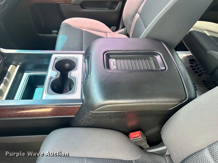 image for item DO6614 2017 GMC Sierra 2500HD Crew Cab pickup truck