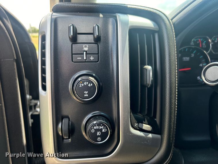 image for item DO6614 2017 GMC Sierra 2500HD Crew Cab pickup truck