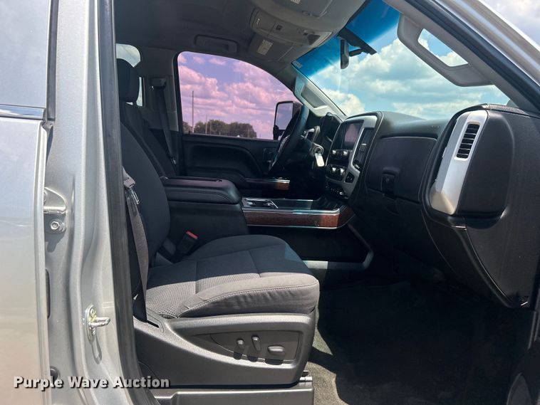 image for item DO6614 2017 GMC Sierra 2500HD Crew Cab pickup truck