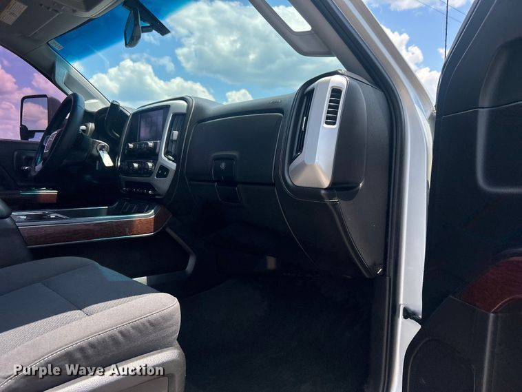 image for item DO6614 2017 GMC Sierra 2500HD Crew Cab pickup truck