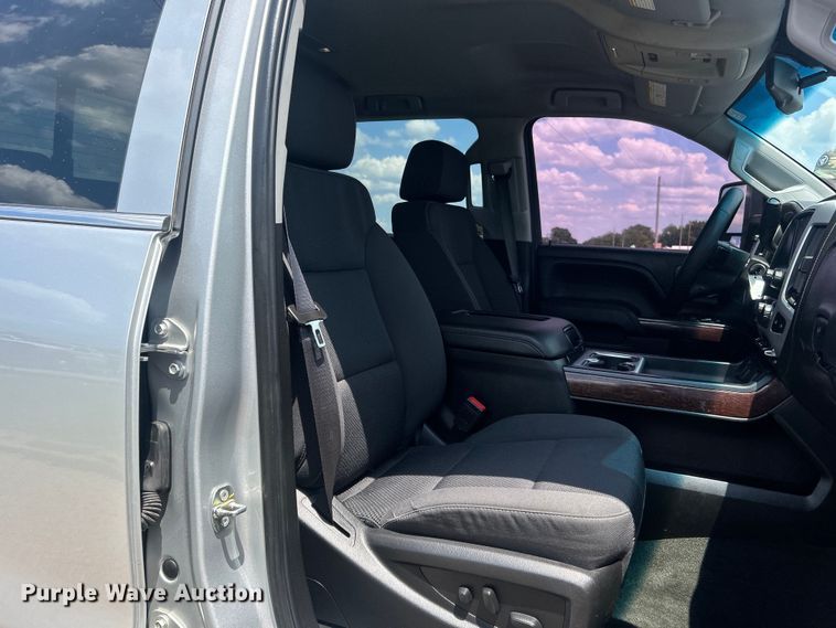 image for item DO6614 2017 GMC Sierra 2500HD Crew Cab pickup truck