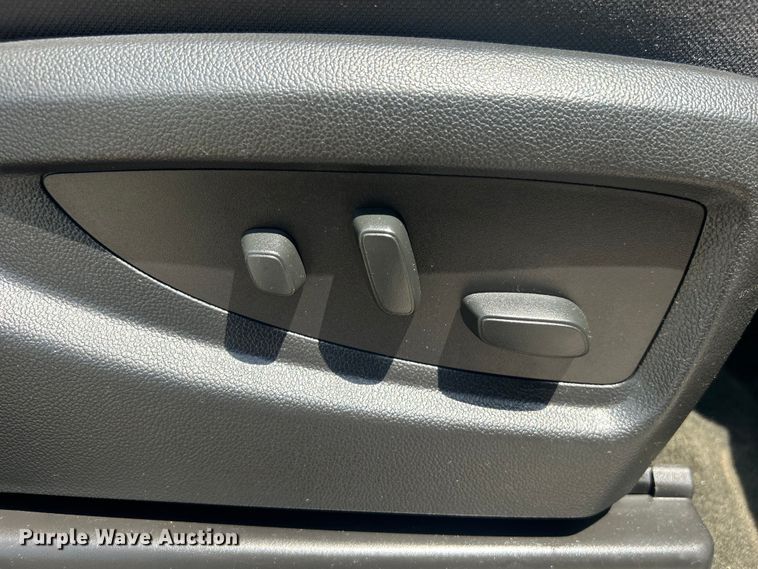 image for item DO6614 2017 GMC Sierra 2500HD Crew Cab pickup truck