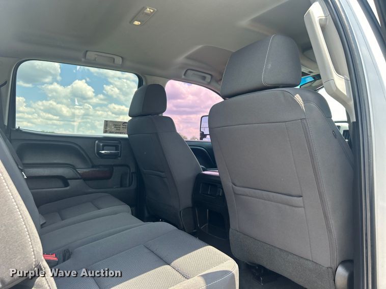 image for item DO6614 2017 GMC Sierra 2500HD Crew Cab pickup truck