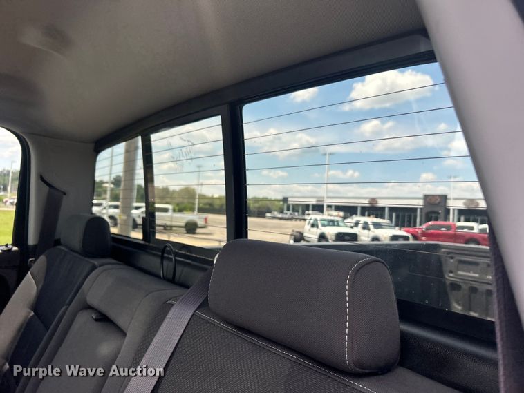 image for item DO6614 2017 GMC Sierra 2500HD Crew Cab pickup truck