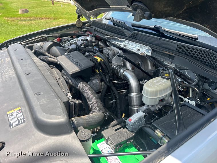 image for item DO6614 2017 GMC Sierra 2500HD Crew Cab pickup truck