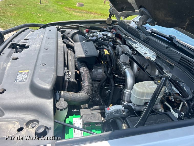 image for item DO6614 2017 GMC Sierra 2500HD Crew Cab pickup truck