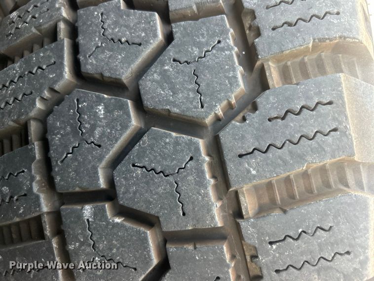 image for item DO6614 2017 GMC Sierra 2500HD Crew Cab pickup truck