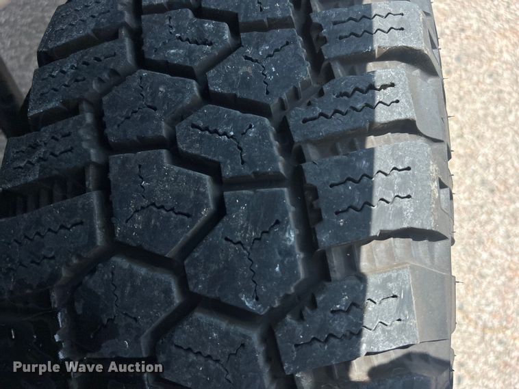 image for item DO6614 2017 GMC Sierra 2500HD Crew Cab pickup truck