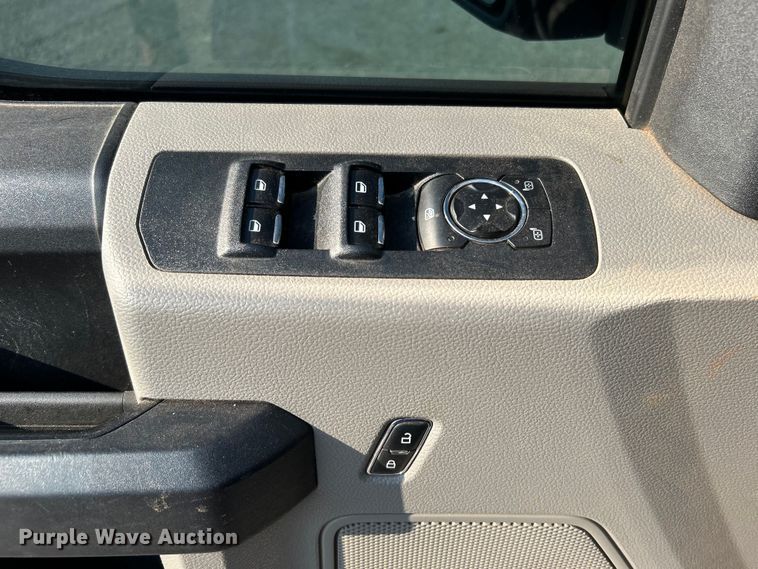 image for item DO6620 2020 Ford F150 XL SuperCrew pickup truck