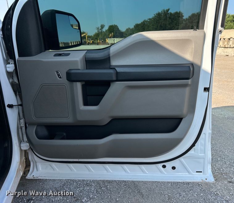 image for item DO6620 2020 Ford F150 XL SuperCrew pickup truck