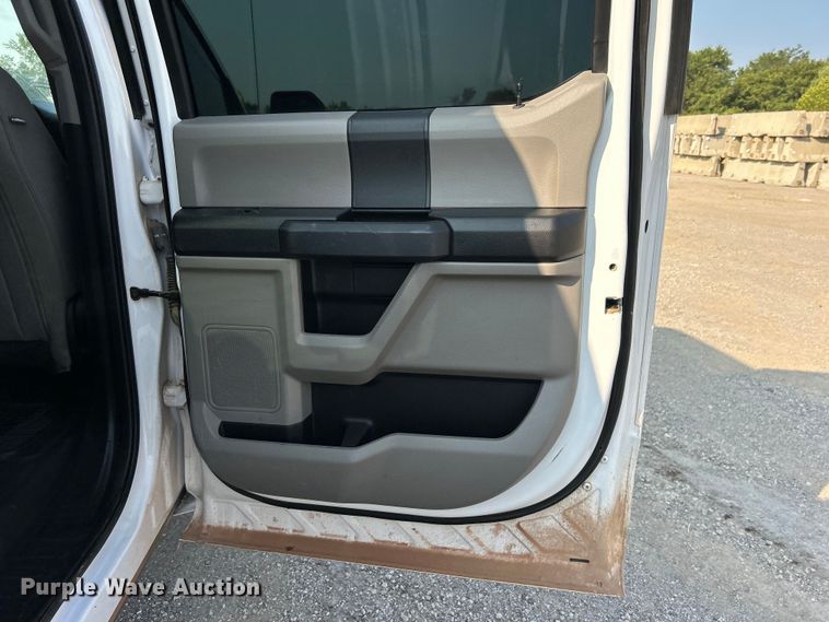 image for item DO6620 2020 Ford F150 XL SuperCrew pickup truck