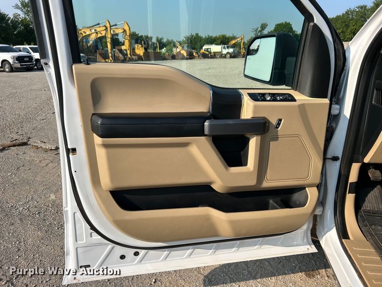 image for item DO6622 2017 Ford F150 XLT SuperCrew pickup truck