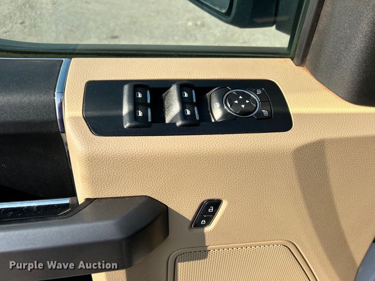 image for item DO6622 2017 Ford F150 XLT SuperCrew pickup truck