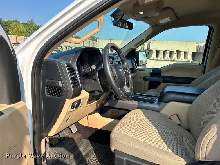 image for item DO6622 2017 Ford F150 XLT SuperCrew pickup truck