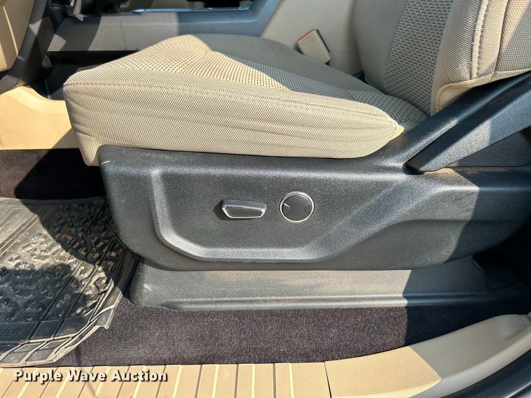 image for item DO6622 2017 Ford F150 XLT SuperCrew pickup truck