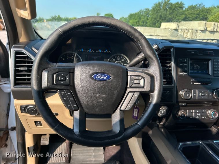 image for item DO6622 2017 Ford F150 XLT SuperCrew pickup truck