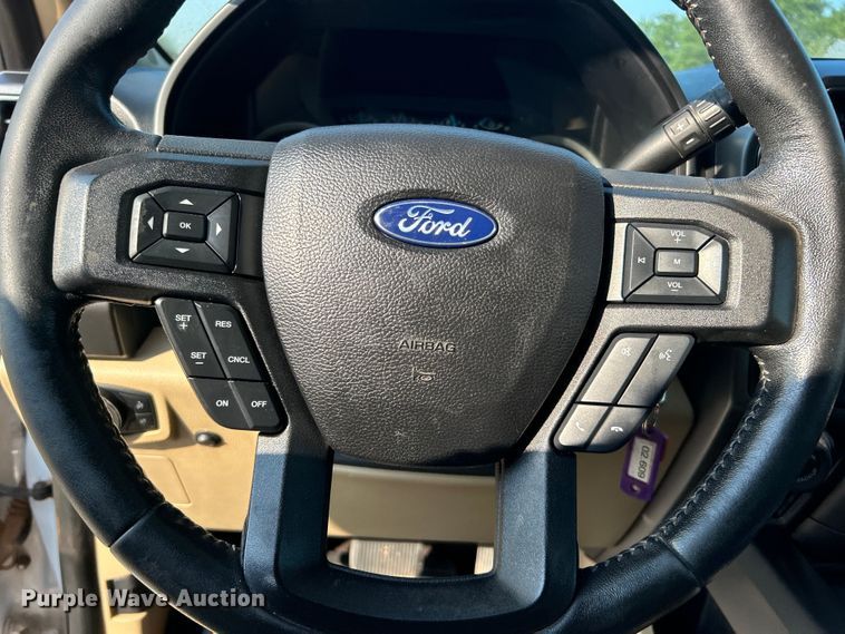 image for item DO6622 2017 Ford F150 XLT SuperCrew pickup truck