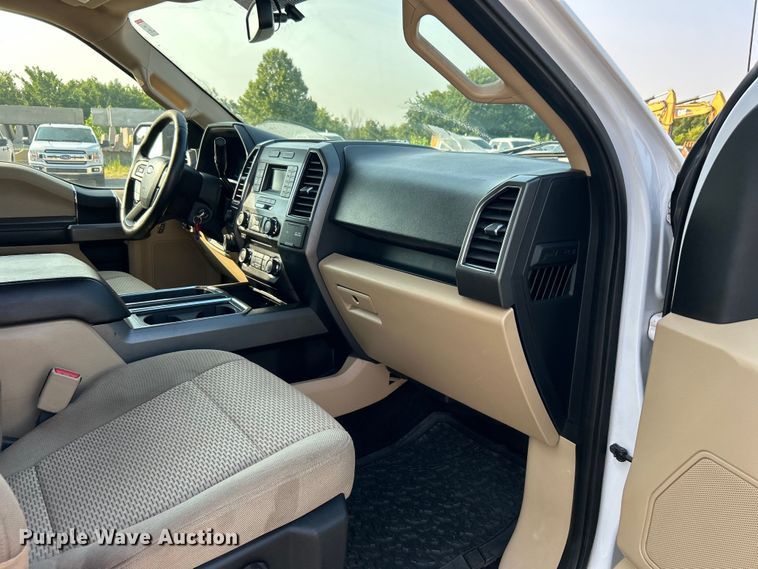 image for item DO6622 2017 Ford F150 XLT SuperCrew pickup truck