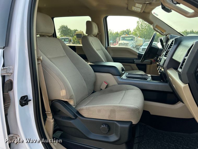 image for item DO6622 2017 Ford F150 XLT SuperCrew pickup truck