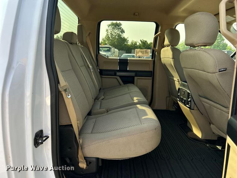 image for item DO6622 2017 Ford F150 XLT SuperCrew pickup truck