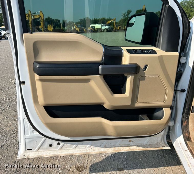 image for item DO6624 2020 Ford F150 XLT SuperCrew pickup truck