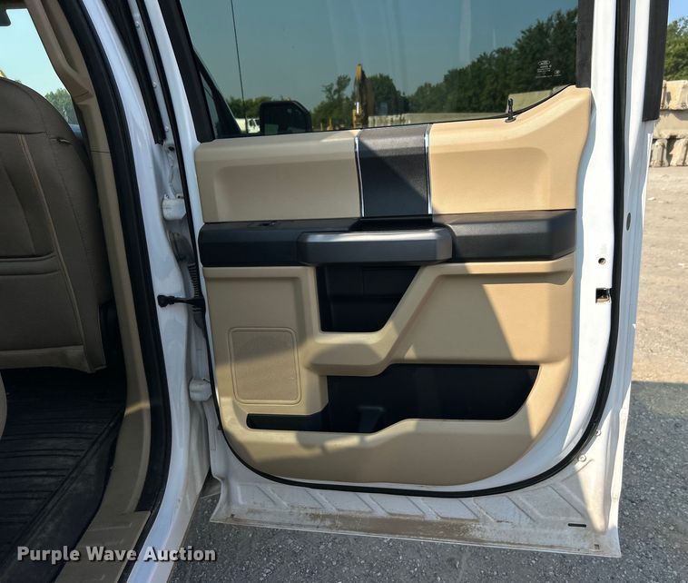 image for item DO6624 2020 Ford F150 XLT SuperCrew pickup truck