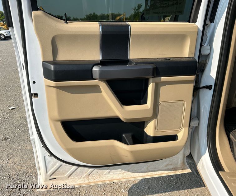 image for item DO6624 2020 Ford F150 XLT SuperCrew pickup truck