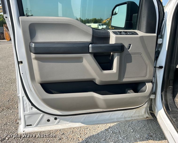 image for item DO6627 2019 Ford F150 XL SuperCrew pickup truck