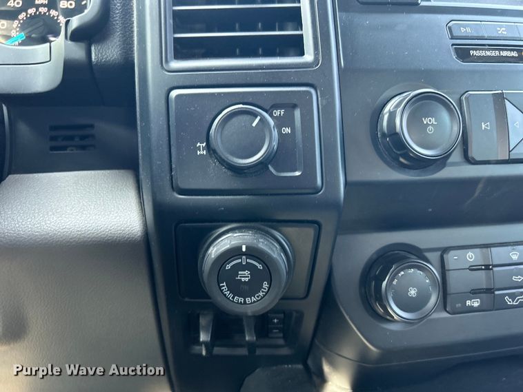 image for item DO6627 2019 Ford F150 XL SuperCrew pickup truck