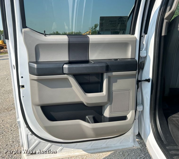 image for item DO6627 2019 Ford F150 XL SuperCrew pickup truck