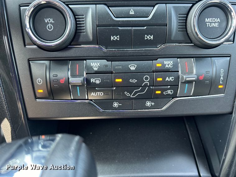 image for item DO6628 2018 Ford Explorer XLT SUV