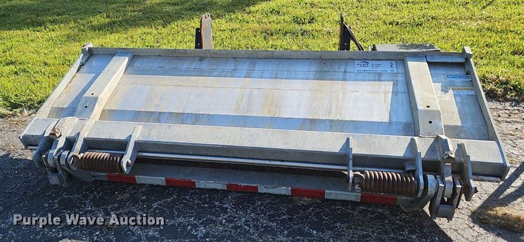 image for item DP6581 2019 Waltco HLF-30 end gate lift