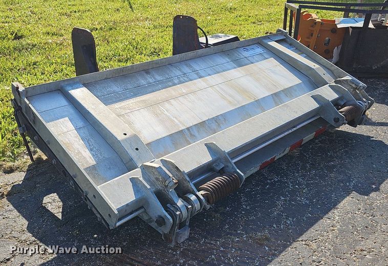 image for item DP6581 2019 Waltco HLF-30 end gate lift