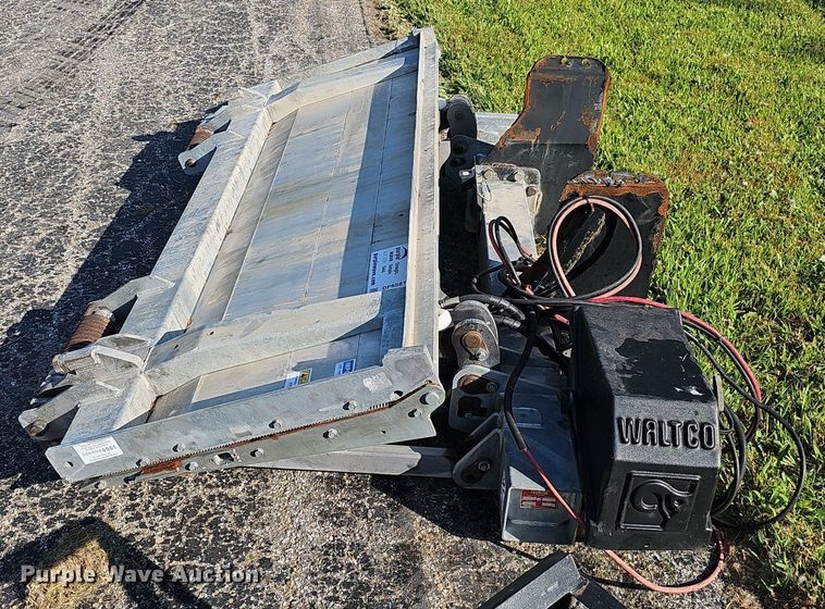 image for item DP6581 2019 Waltco HLF-30 end gate lift