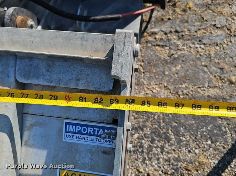 image for item DP6581 2019 Waltco HLF-30 end gate lift