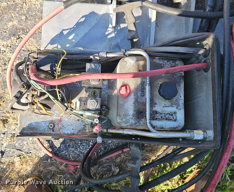 image for item DP6581 2019 Waltco HLF-30 end gate lift