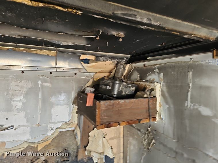 image for item DP6586 2003 GMC Savana box truck