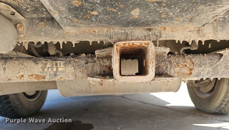 image for item DP6586 2003 GMC Savana box truck