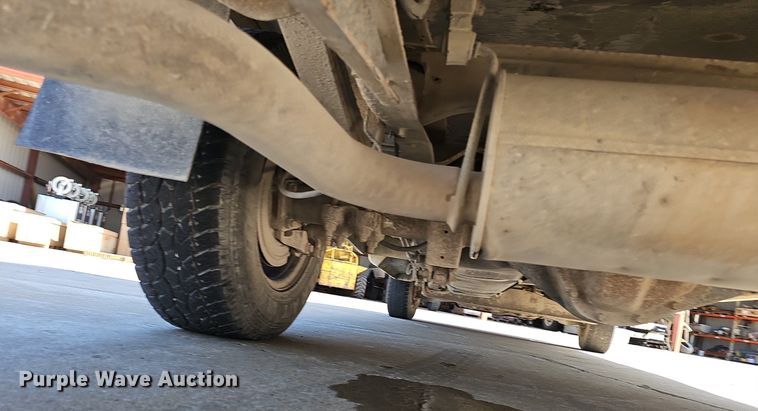 image for item DP6586 2003 GMC Savana box truck