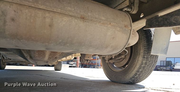 image for item DP6586 2003 GMC Savana box truck