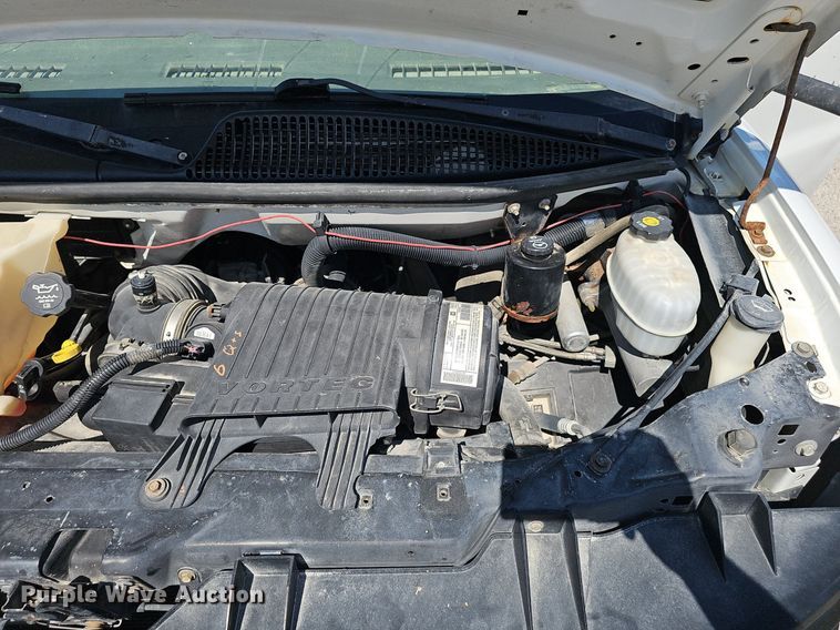 image for item DP6586 2003 GMC Savana box truck