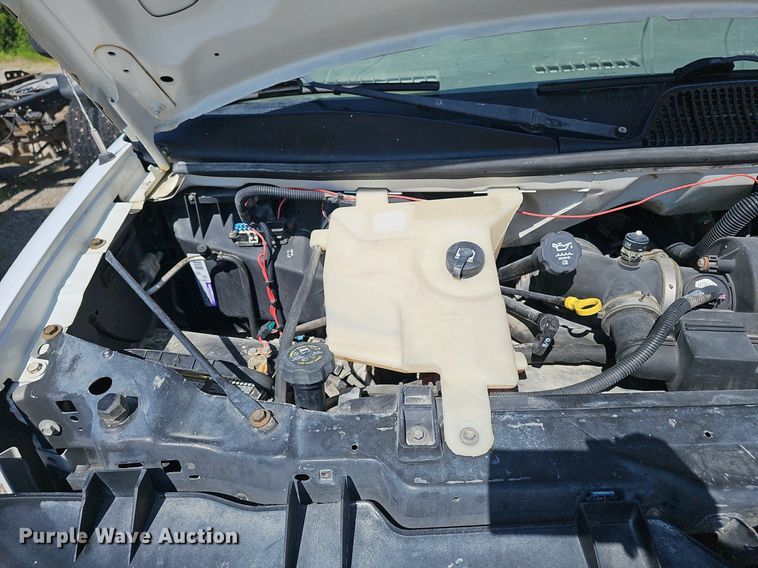 image for item DP6586 2003 GMC Savana box truck