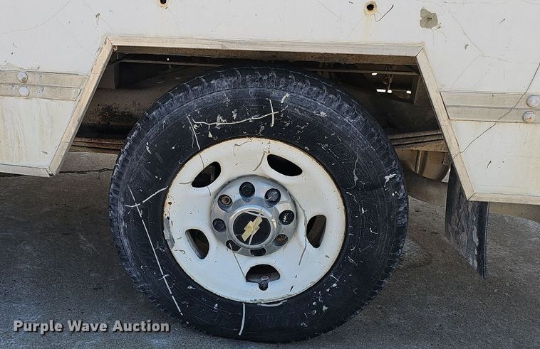 image for item DP6586 2003 GMC Savana box truck