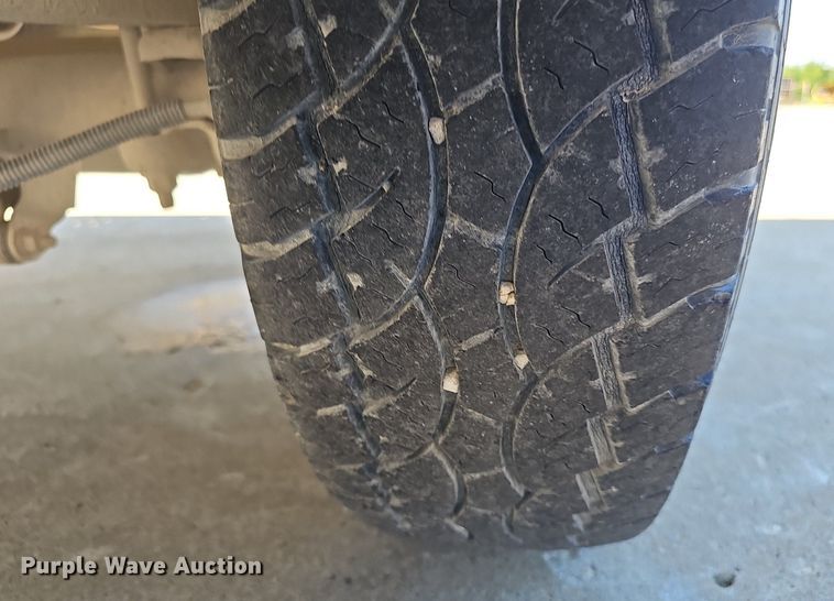 image for item DP6586 2003 GMC Savana box truck