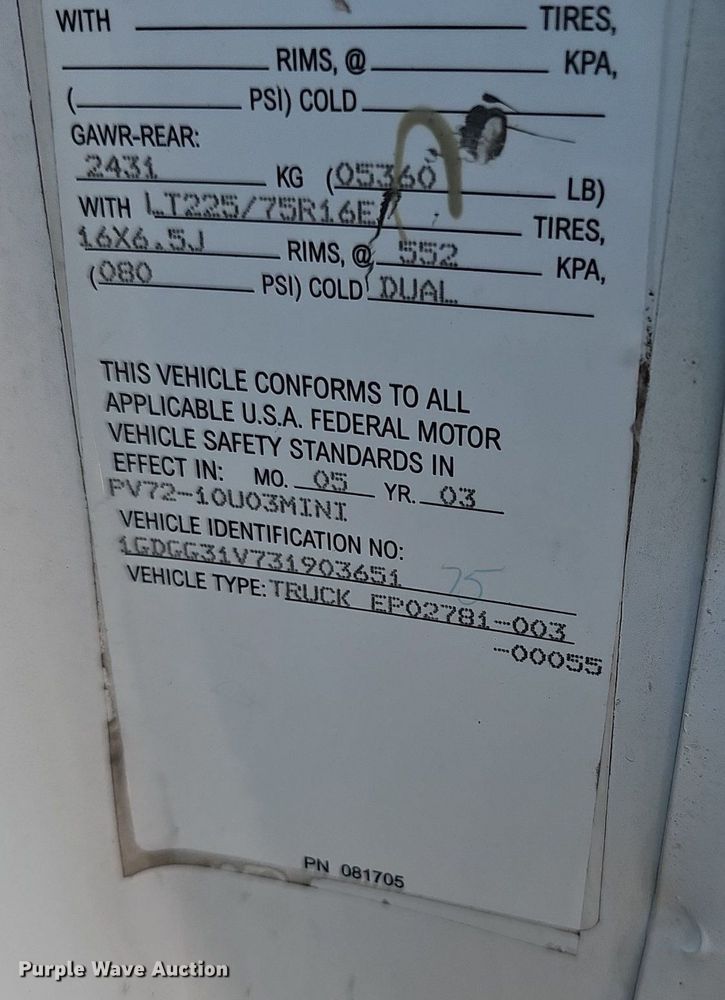 image for item DP6586 2003 GMC Savana box truck