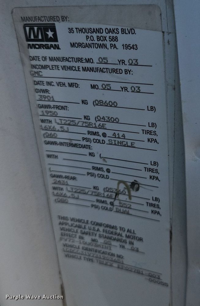 image for item DP6586 2003 GMC Savana box truck