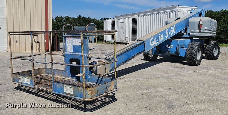 image for item DP6587 2001 Genie S60 boom lift